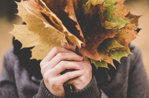 instagram bir demet yaprak sonbahar fotoğraf fikirleri