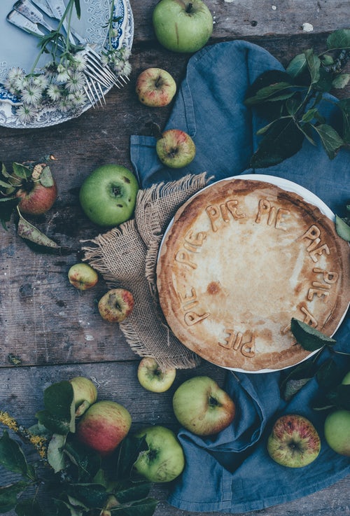 instagram için sonbahar fotoğraf fikirleri - elmalı turta charlotte