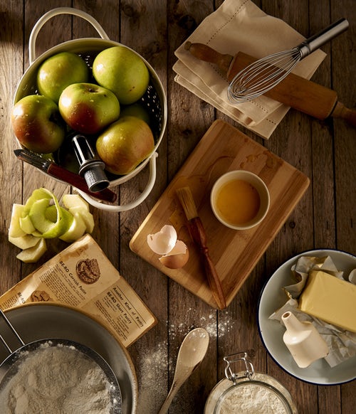 Instagram için sonbahar fotoğraf fikirleri - mutfakta elmalar düzen